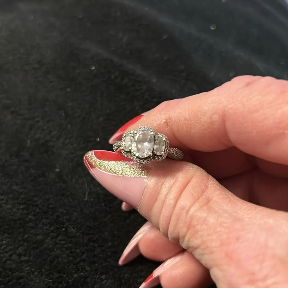 Ring - Picture 3 of 5